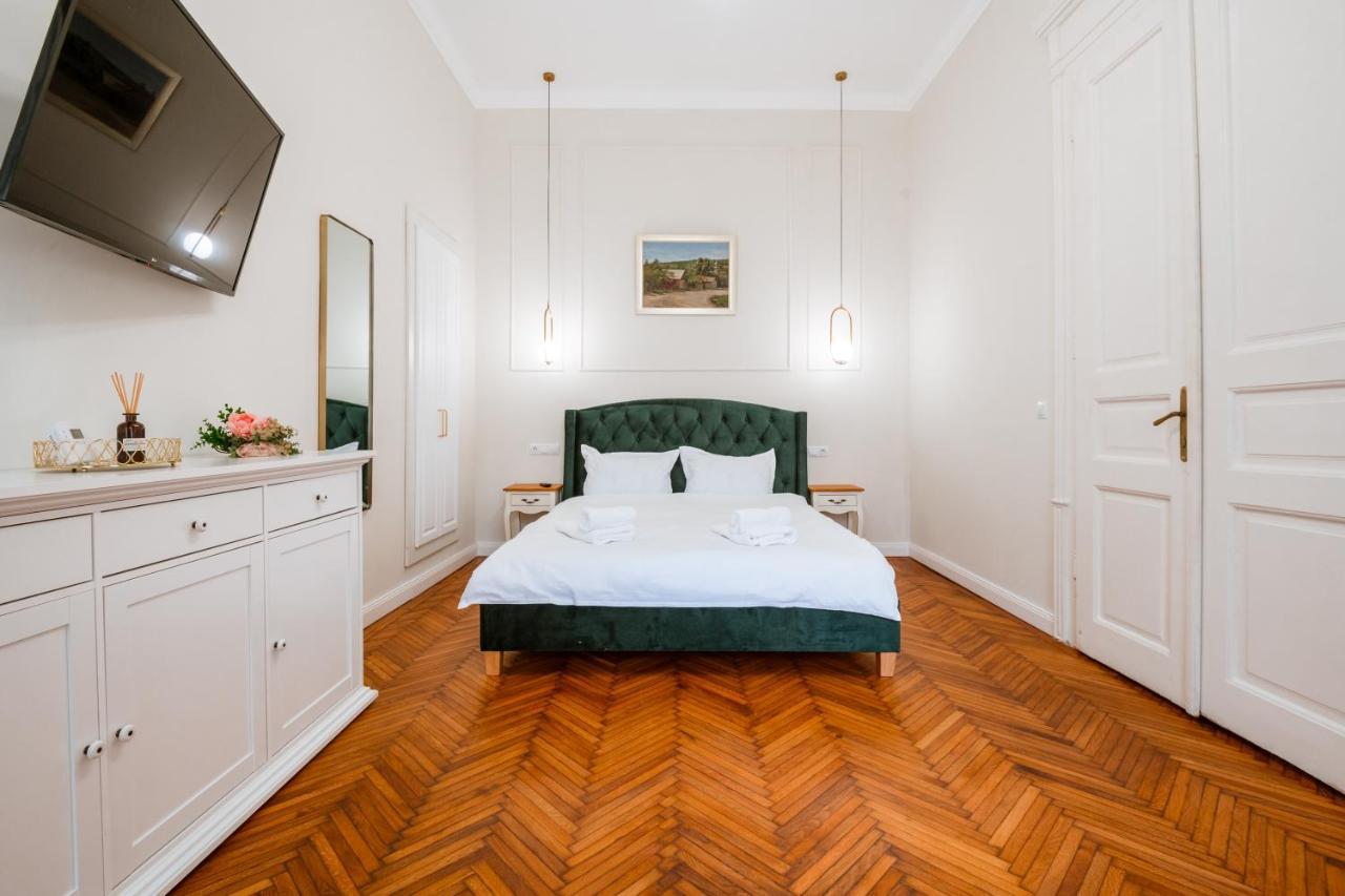 Apartament De Lux Central, P-Ta Matei Corvin Cluj Napoca Bagian luar foto