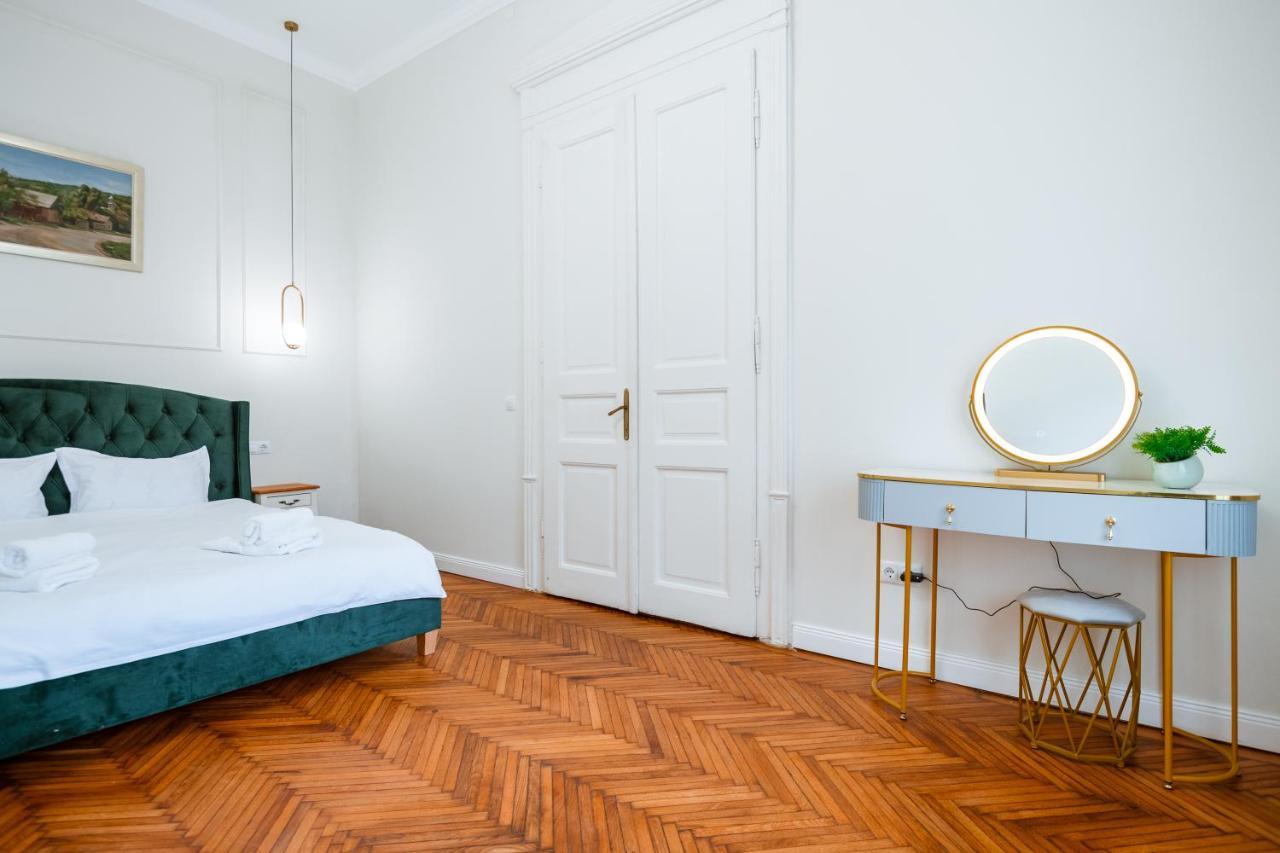 Apartament De Lux Central, P-Ta Matei Corvin Cluj Napoca Bagian luar foto